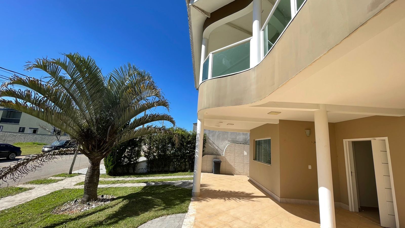 Casa à venda com 6 quartos, 260m² - Foto 3