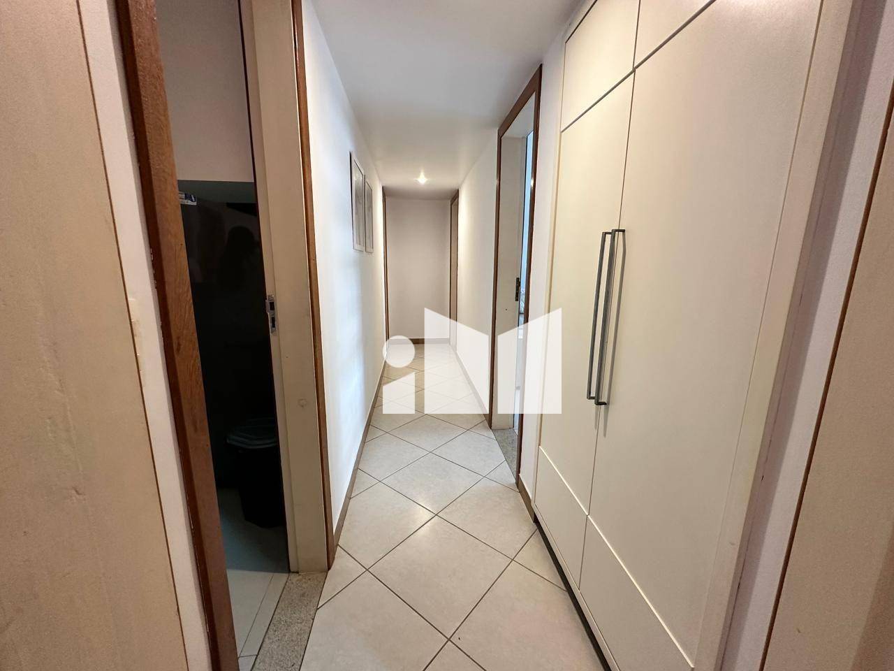 Apartamento à venda com 3 quartos, 130m² - Foto 5