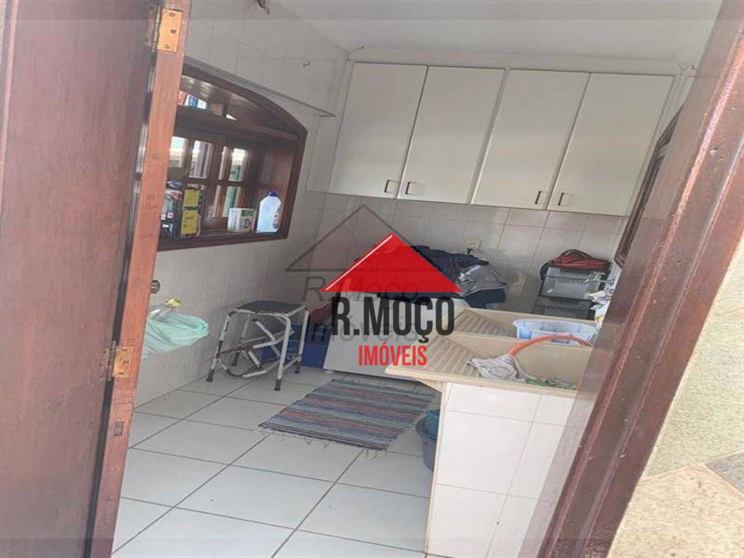 Sobrado à venda com 3 quartos, 262m² - Foto 13