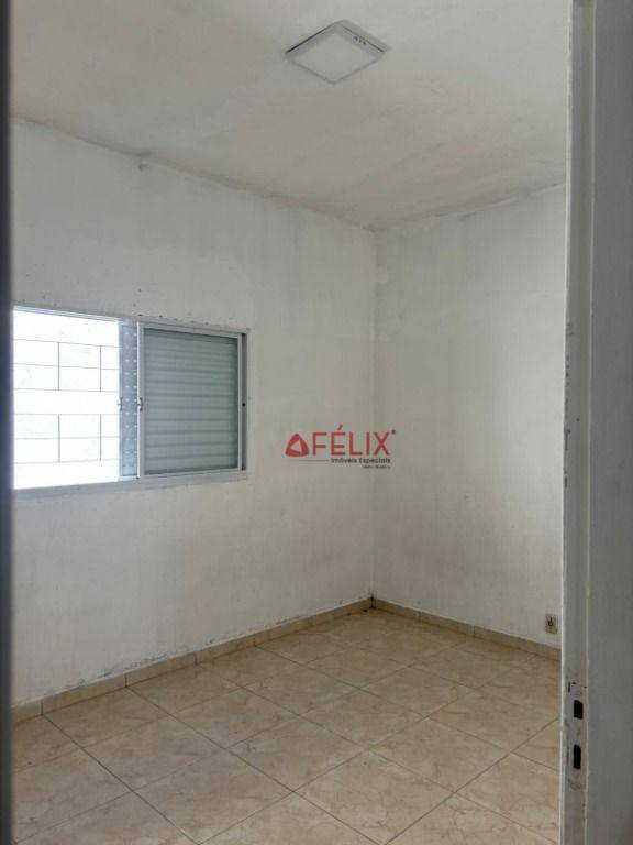 Casa para alugar com 3 quartos, 100m² - Foto 4