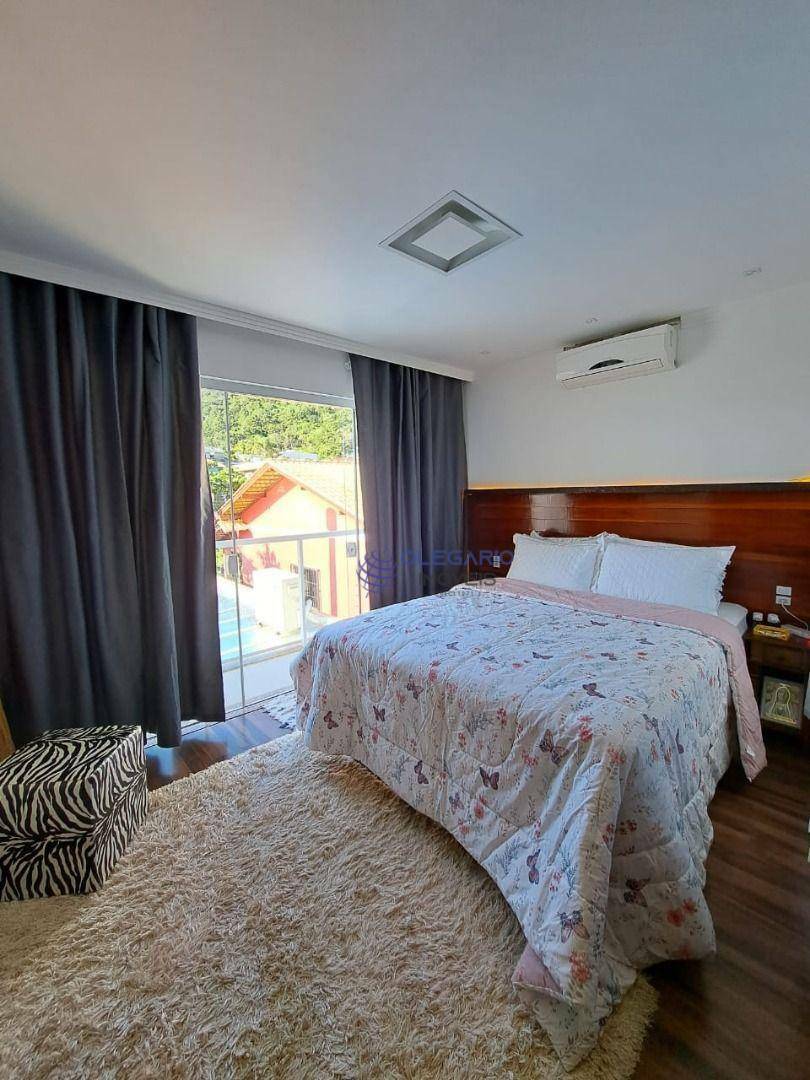 Sobrado à venda com 2 quartos, 210m² - Foto 52