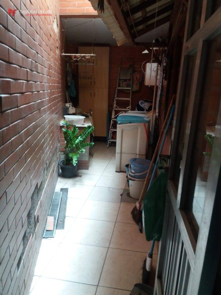 Casa à venda com 2 quartos, 100m² - Foto 28