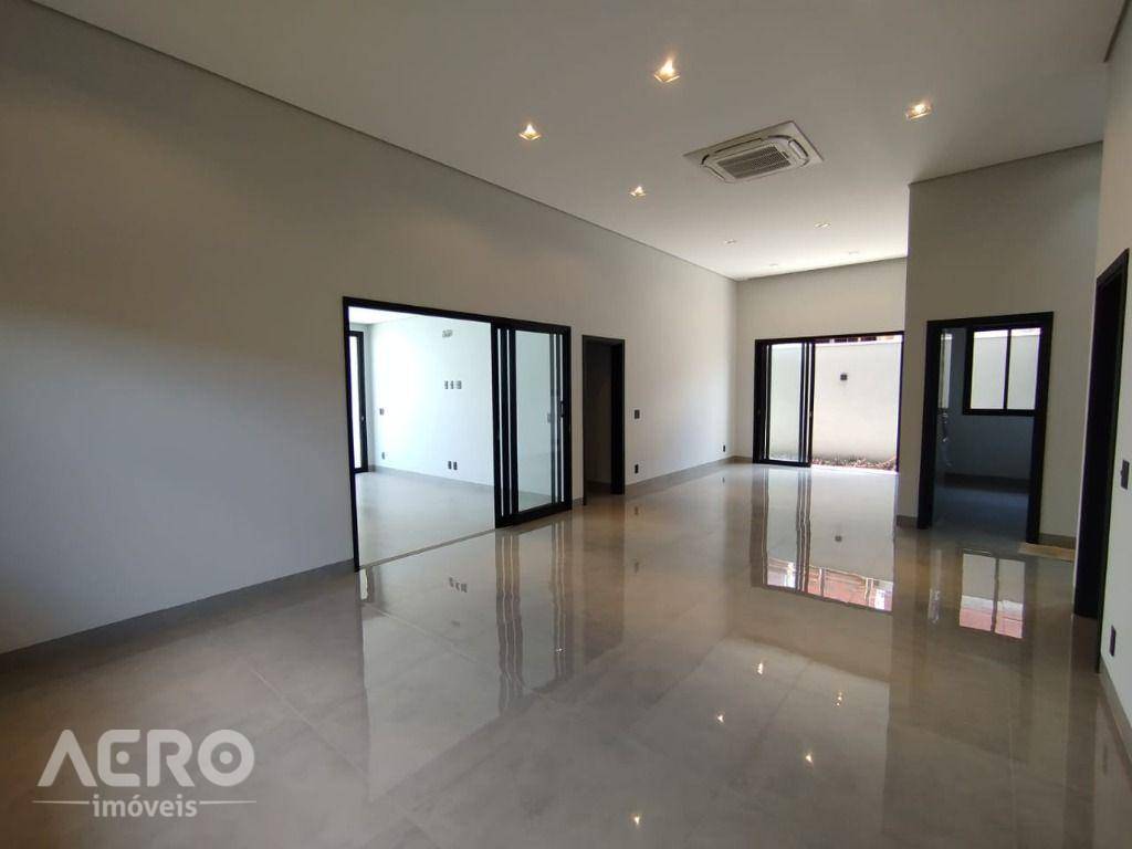 Casa de Condomínio à venda com 3 quartos, 243m² - Foto 4