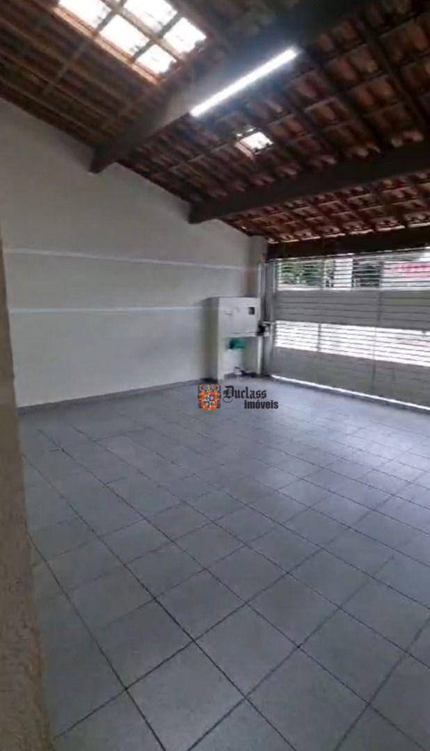 Sobrado à venda com 4 quartos, 200m² - Foto 4