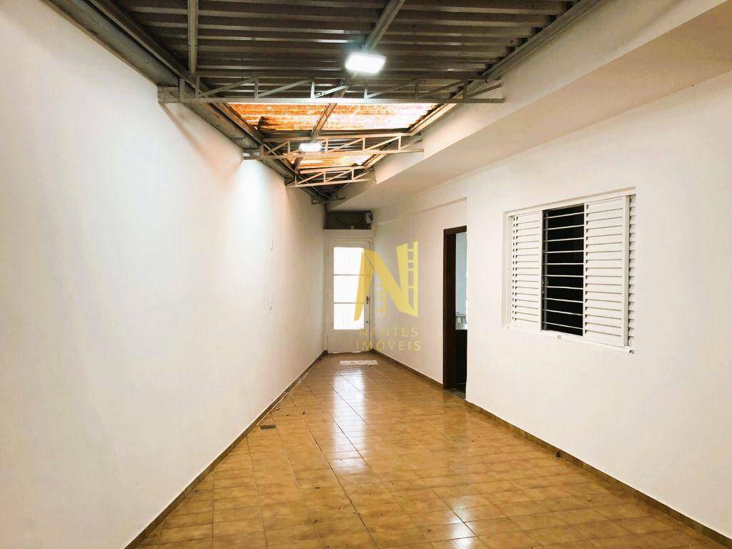 Casa à venda com 4 quartos, 211m² - Foto 21