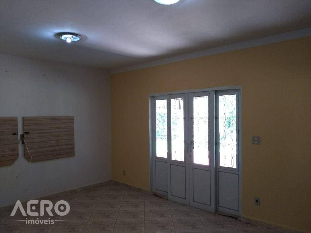 Chácara à venda com 8 quartos, 1000m² - Foto 38