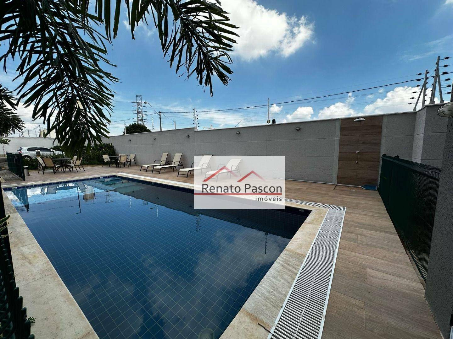 Apartamento à venda com 2 quartos, 56m² - Foto 1