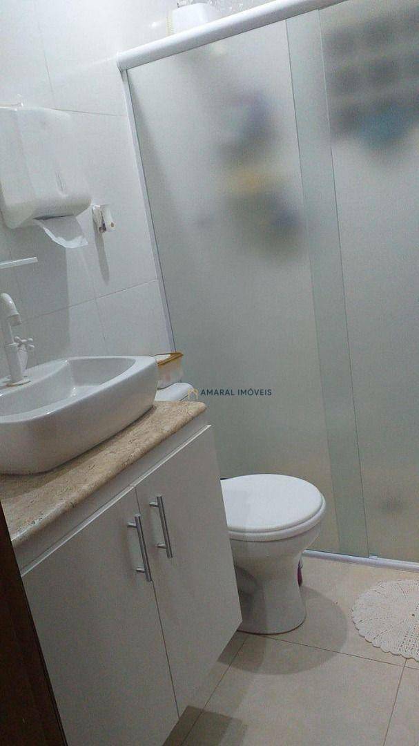 Casa para alugar com 2 quartos, 107m² - Foto 9