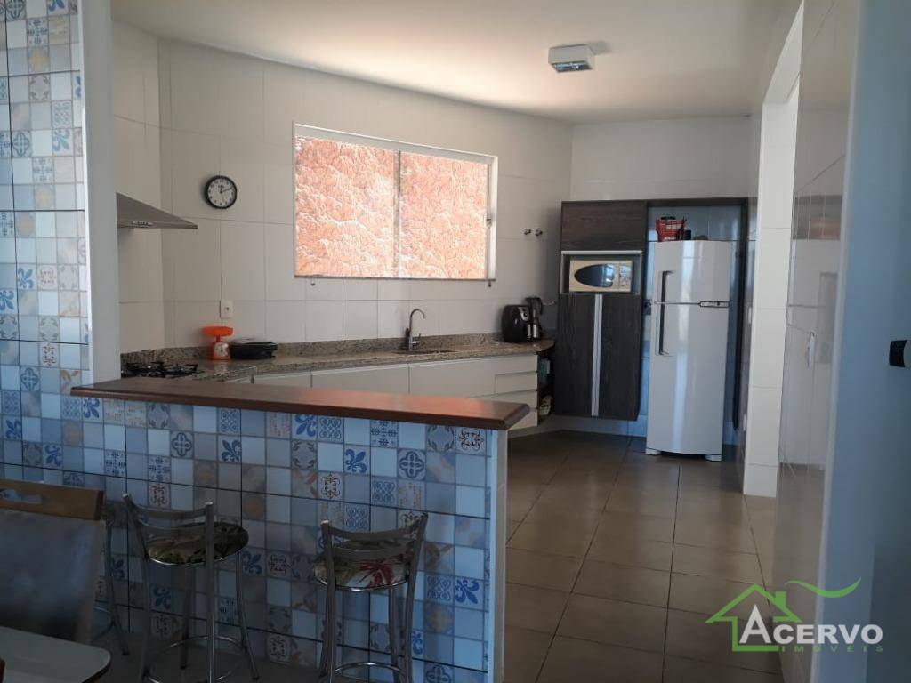 Casa à venda com 3 quartos, 180m² - Foto 5