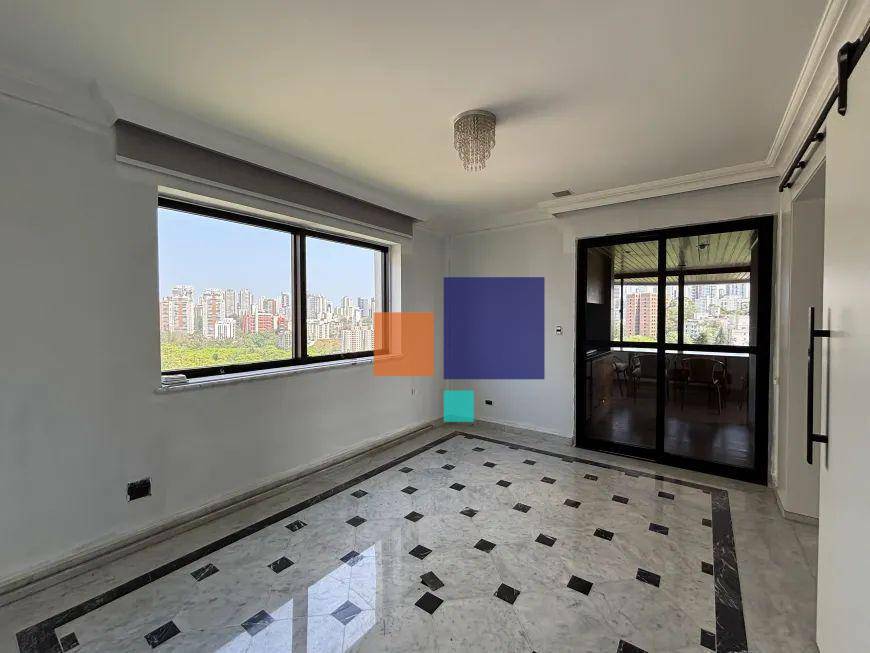 Apartamento para alugar com 3 quartos, 234m² - Foto 10