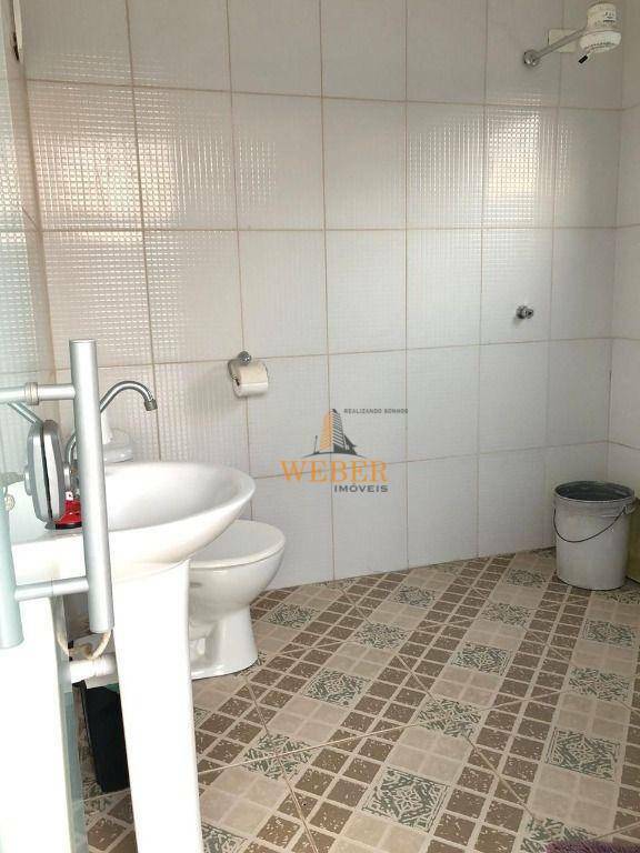 Casa à venda com 2 quartos, 250m² - Foto 11