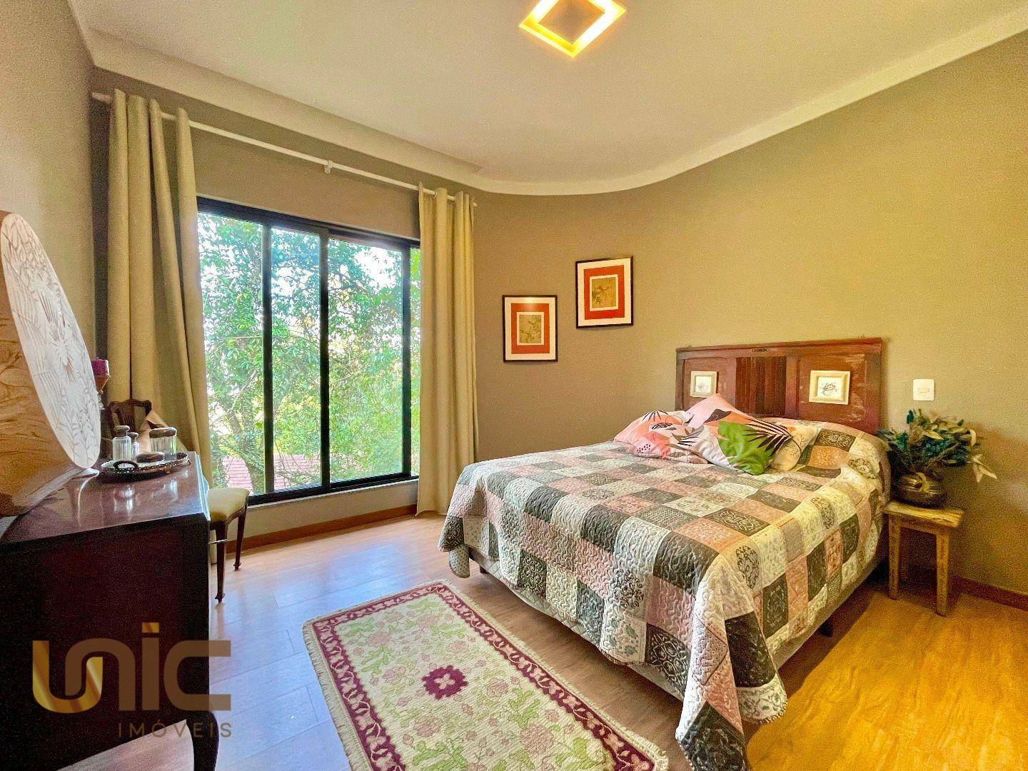 Casa à venda com 3 quartos, 390m² - Foto 5