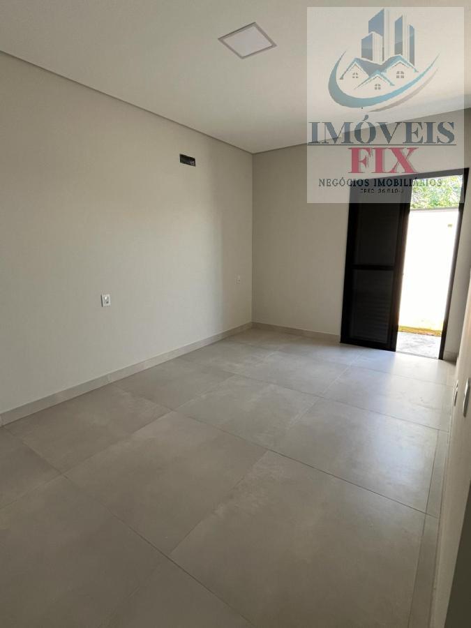 Casa à venda com 3 quartos, 99m² - Foto 12