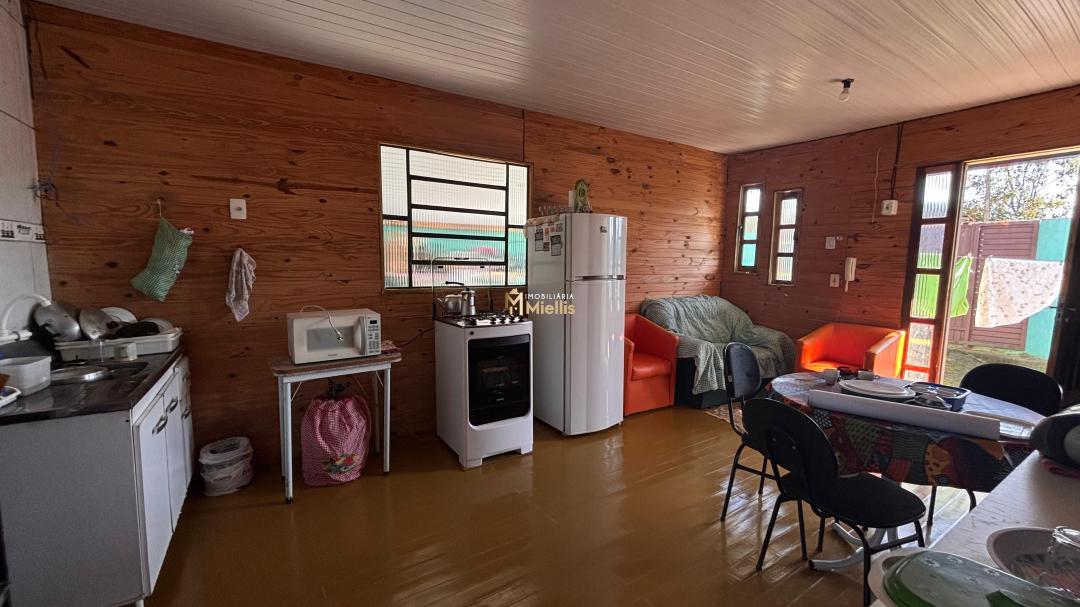 Casa à venda com 2 quartos, 300m² - Foto 4