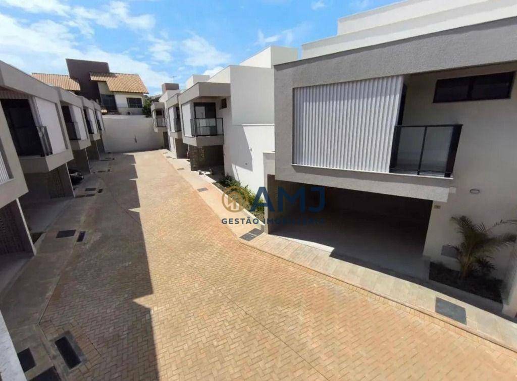 Sobrado à venda com 3 quartos, 118m² - Foto 1