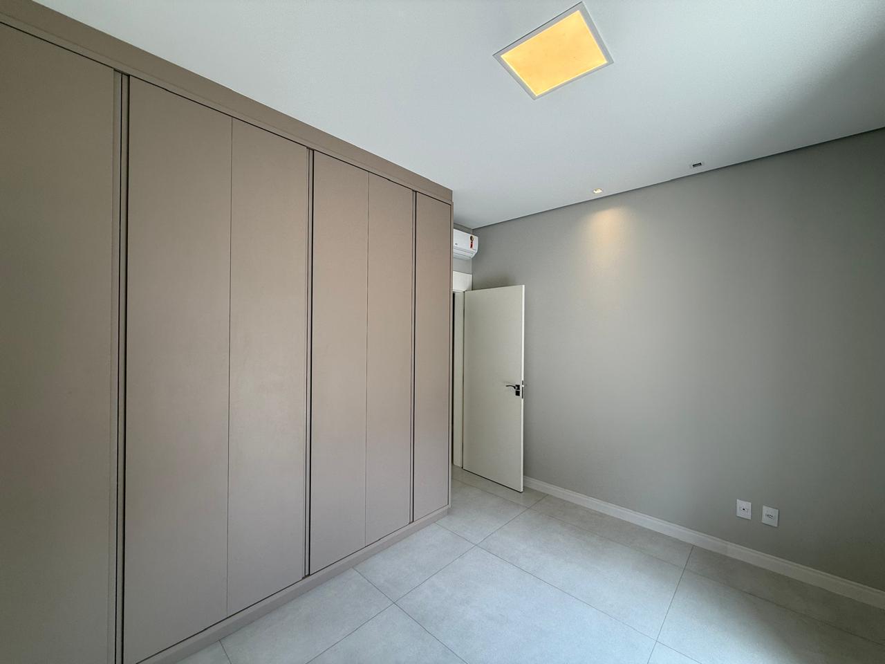 Casa de Condomínio à venda com 4 quartos, 220m² - Foto 19