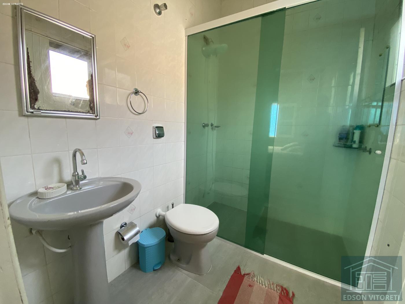 Casa para alugar com 3 quartos, 200m² - Foto 12