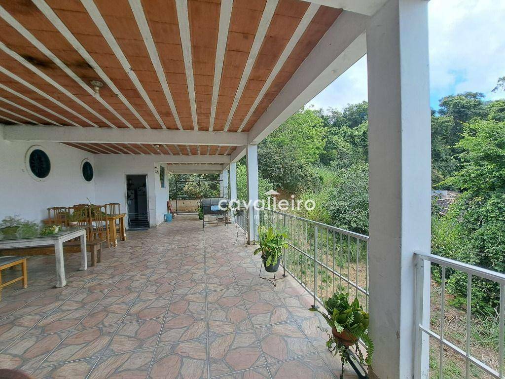 Casa à venda com 3 quartos, 300m² - Foto 18