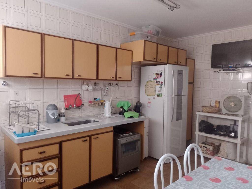 Apartamento à venda com 3 quartos, 105m² - Foto 9