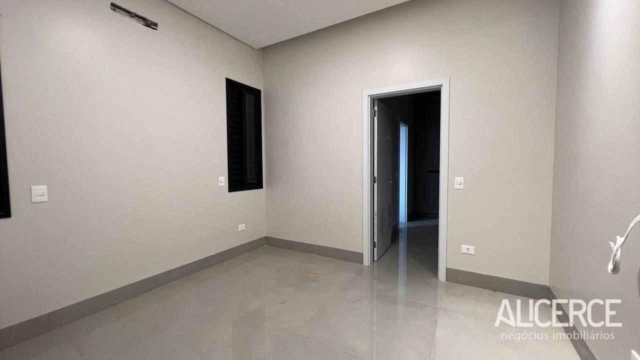 Casa de Condomínio à venda com 4 quartos, 216m² - Foto 15