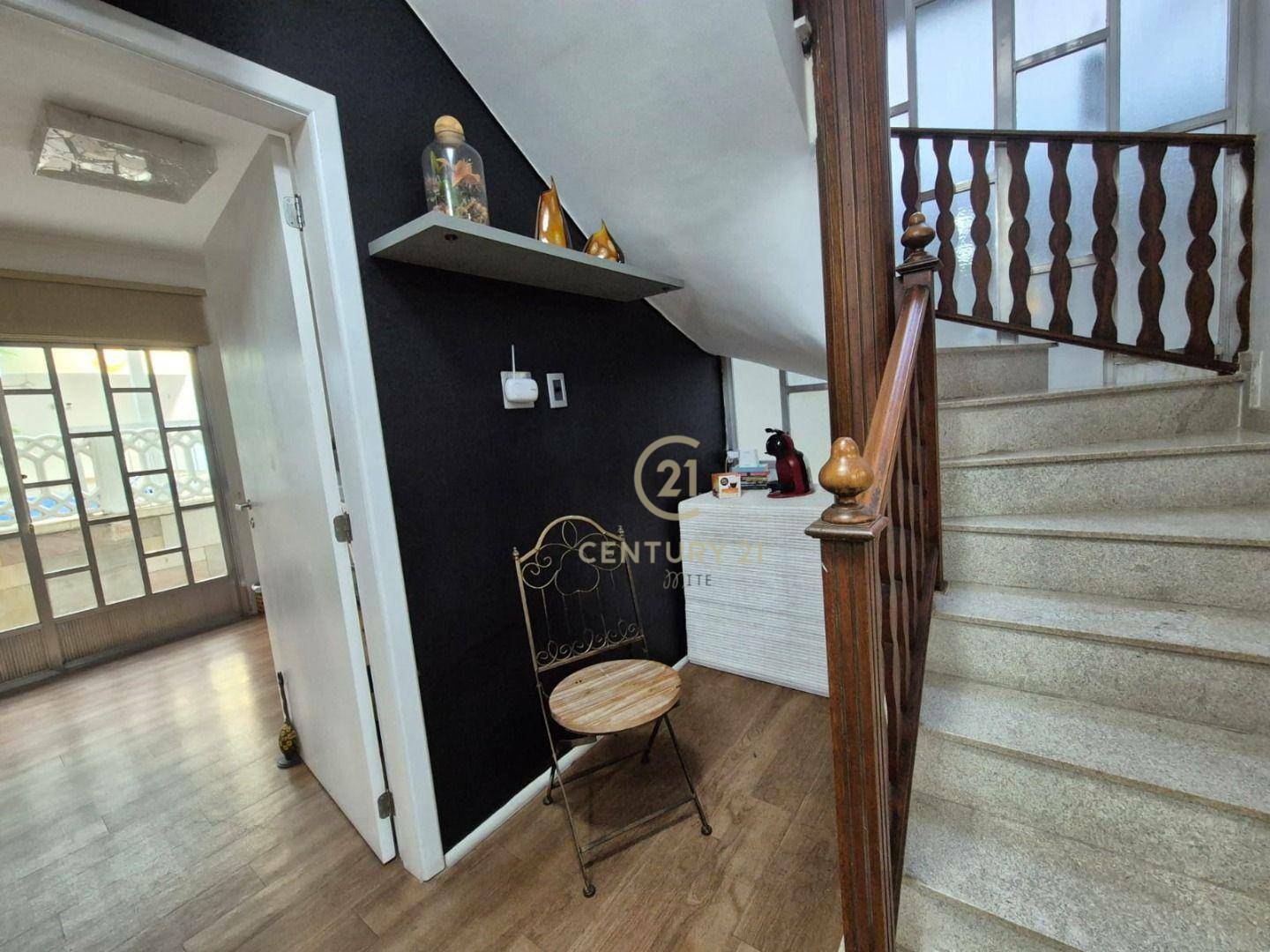 Casa à venda com 5 quartos, 310m² - Foto 8
