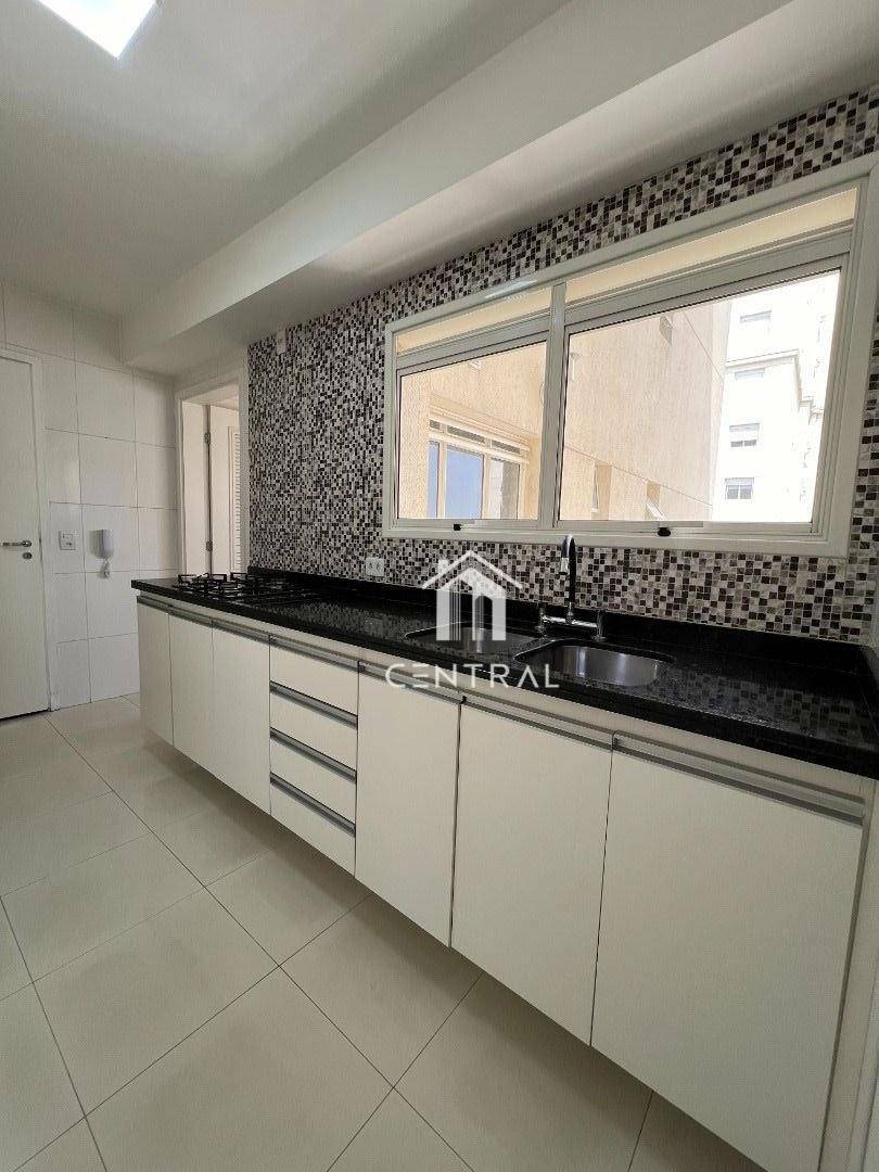 Apartamento para alugar com 3 quartos, 137m² - Foto 5