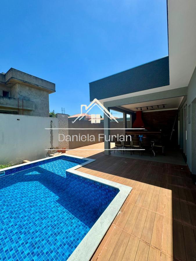 Casa de Condomínio à venda com 2 quartos, 180m² - Foto 1