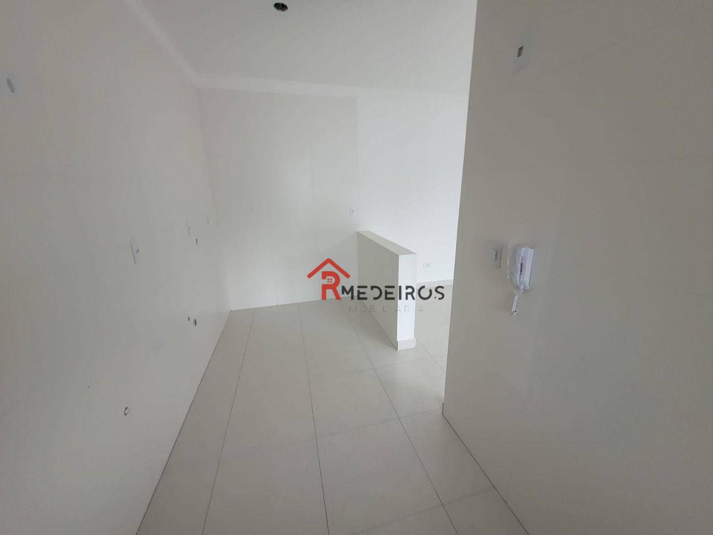 Apartamento à venda com 2 quartos, 63m² - Foto 9