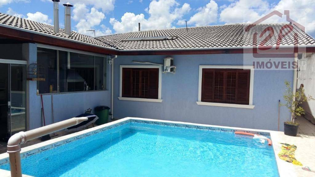 Casa à venda com 3 quartos, 200m² - Foto 1