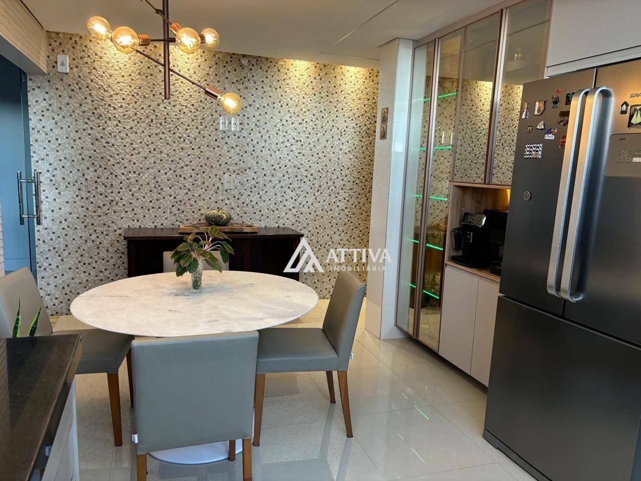 Apartamento para alugar com 4 quartos, 178m² - Foto 3
