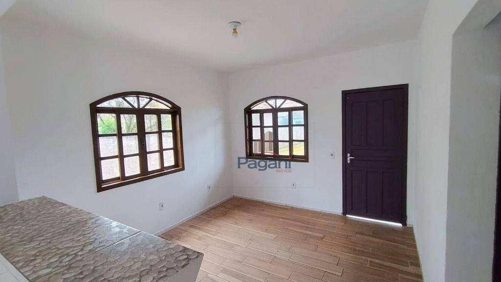 Casa para alugar com 2 quartos, 60m² - Foto 13