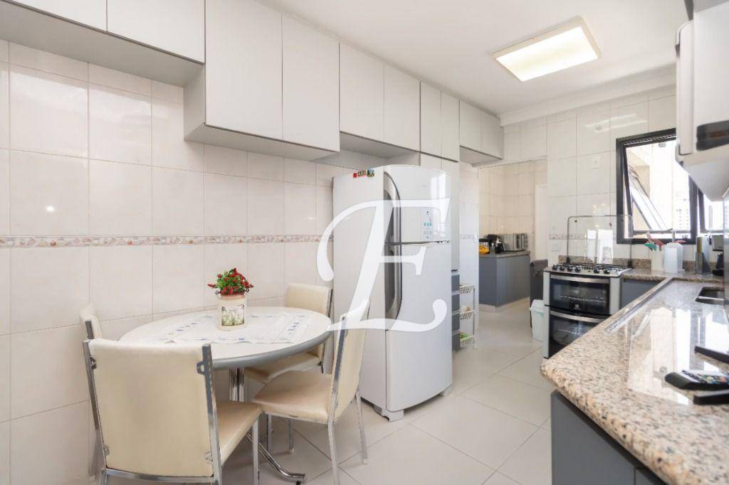 Apartamento à venda com 3 quartos, 142m² - Foto 13