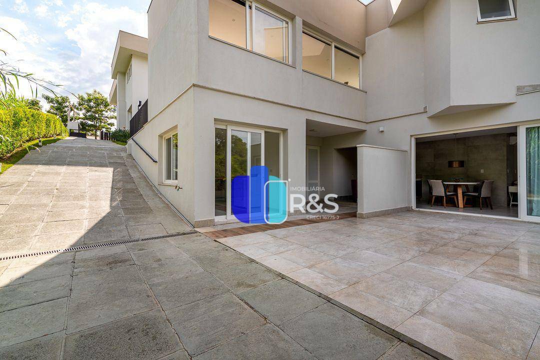 Casa à venda com 6 quartos, 1200m² - Foto 1