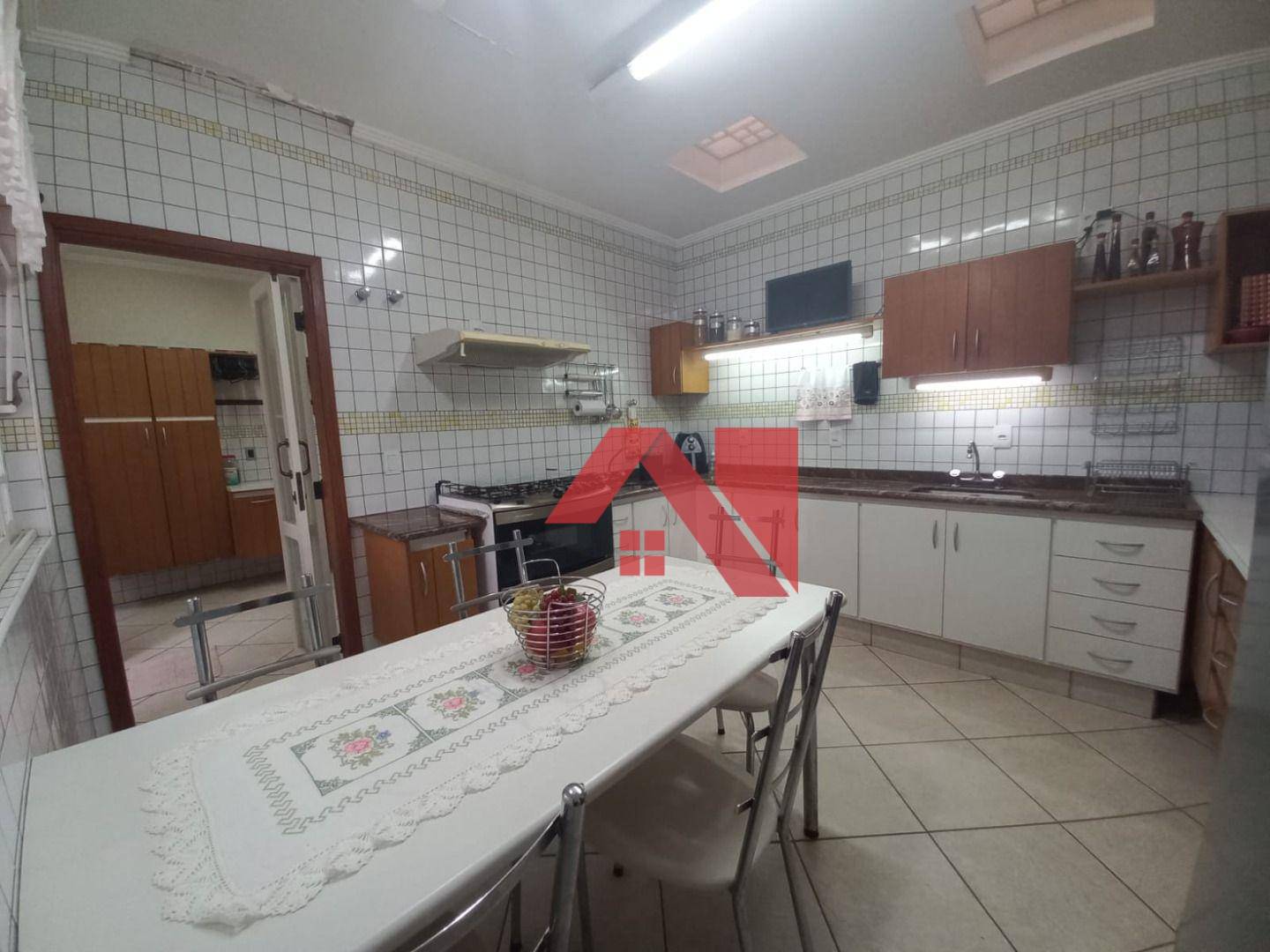 Sobrado à venda com 3 quartos, 380m² - Foto 3