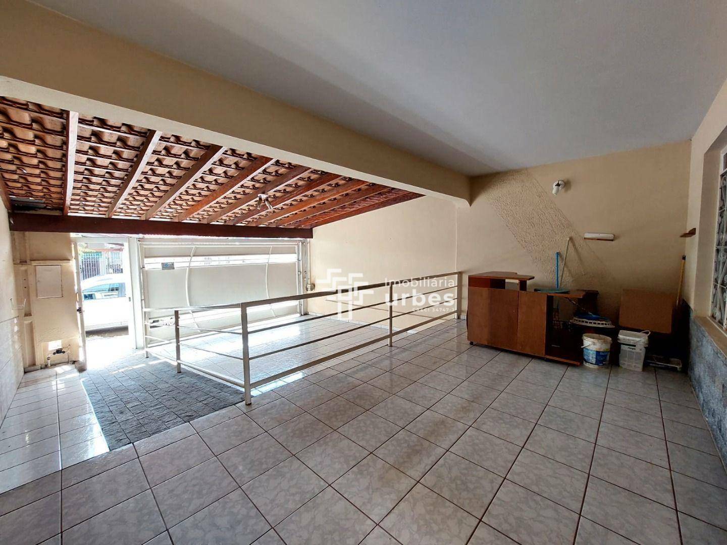 Casa para alugar com 2 quartos, 140m² - Foto 2