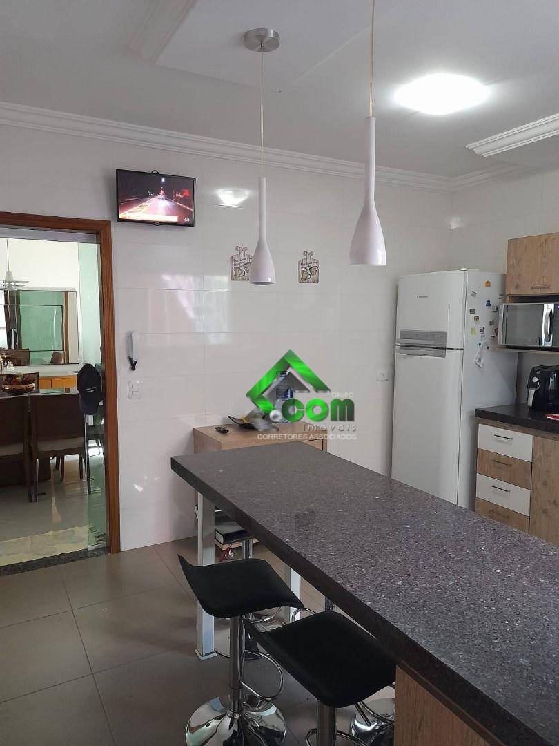 Casa à venda com 3 quartos, 100m² - Foto 9