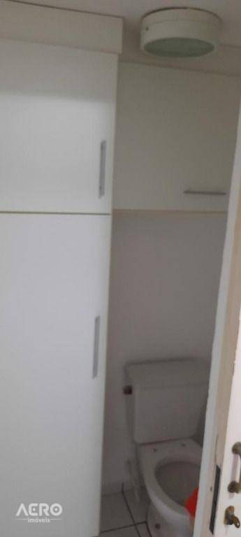 Apartamento à venda com 3 quartos, 64m² - Foto 3