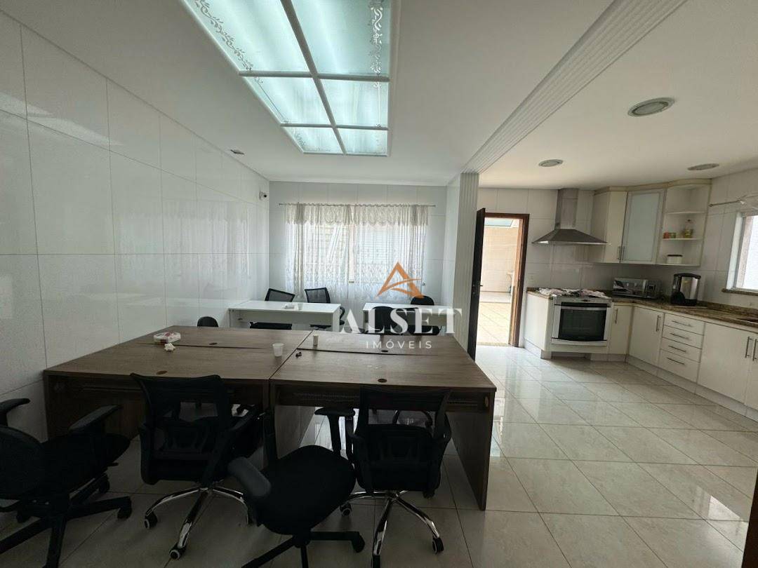 Sobrado à venda com 4 quartos, 300m² - Foto 3