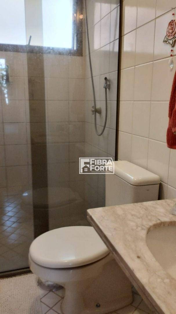 Apartamento para alugar com 3 quartos, 94m² - Foto 6