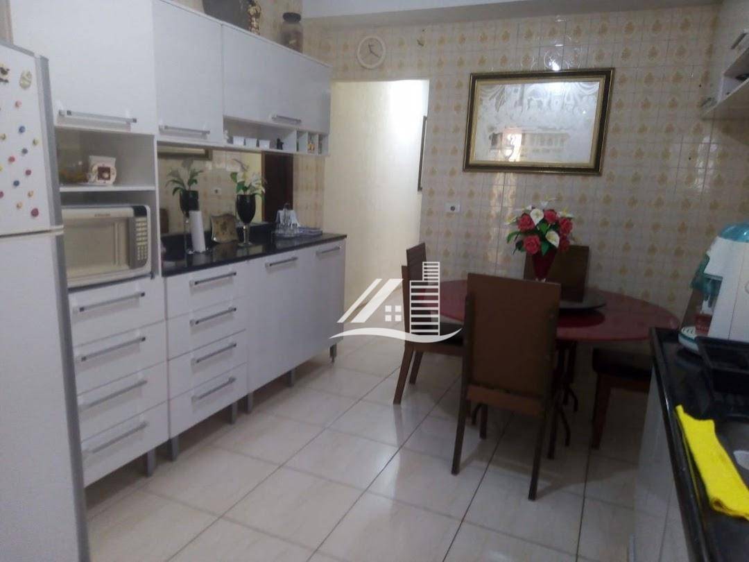 Sobrado à venda com 3 quartos, 141m² - Foto 2