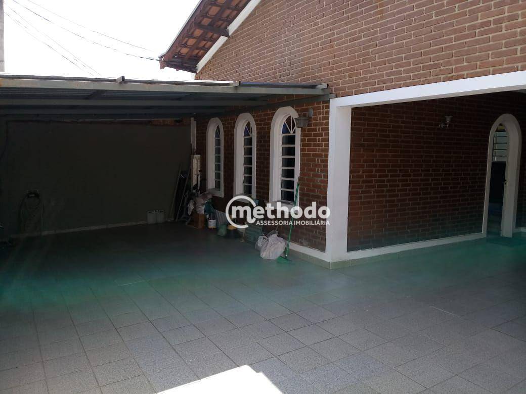 Casa à venda com 3 quartos, 225m² - Foto 2