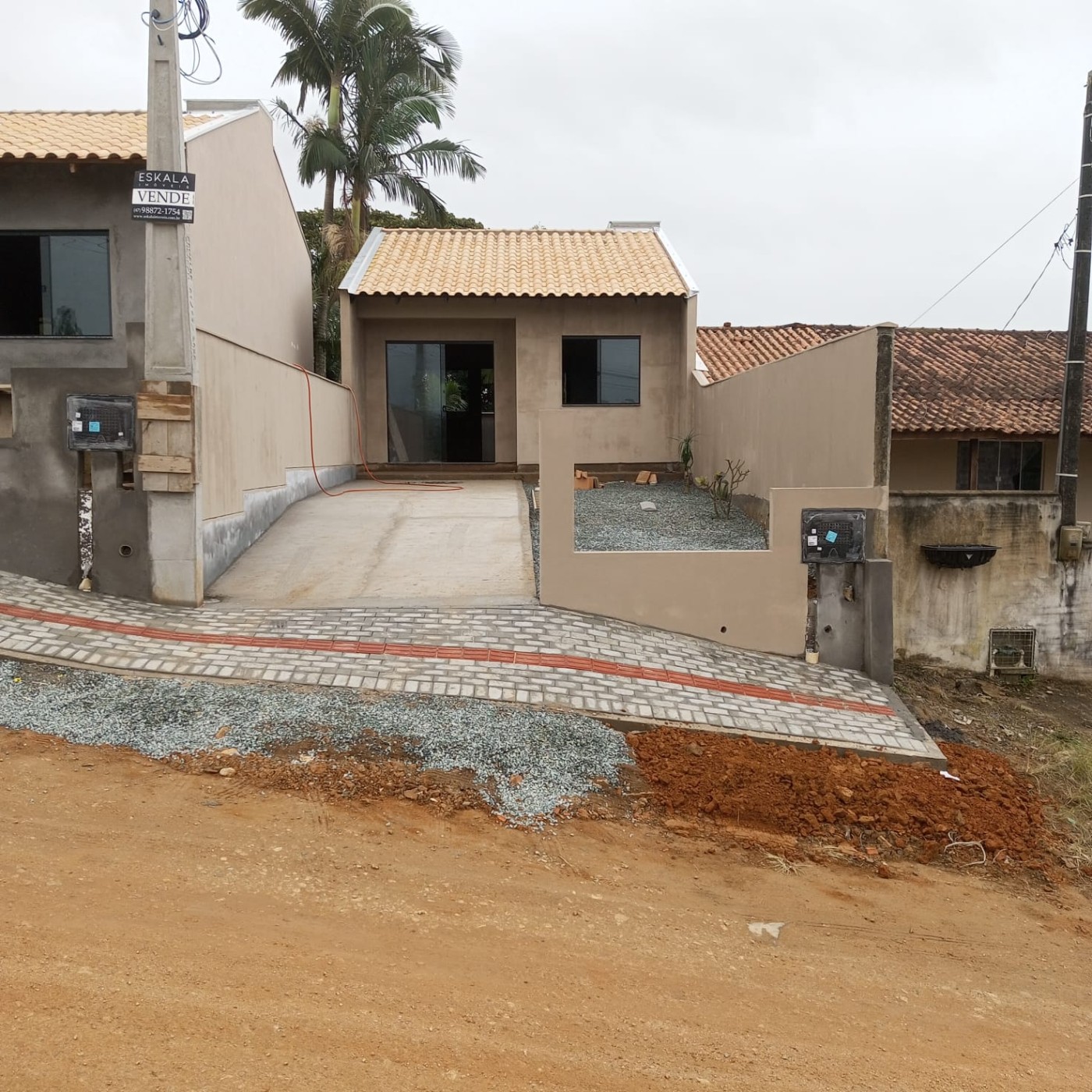 Casa à venda com 2 quartos, 150m² - Foto 1