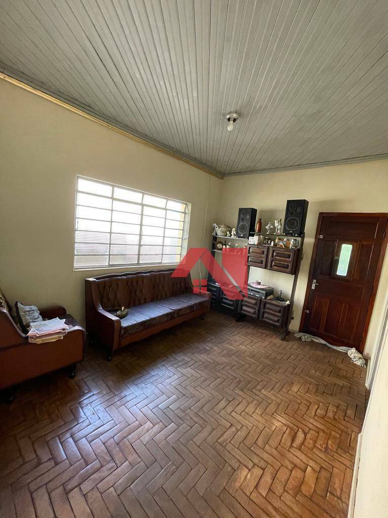 Casa à venda com 4 quartos, 110m² - Foto 2