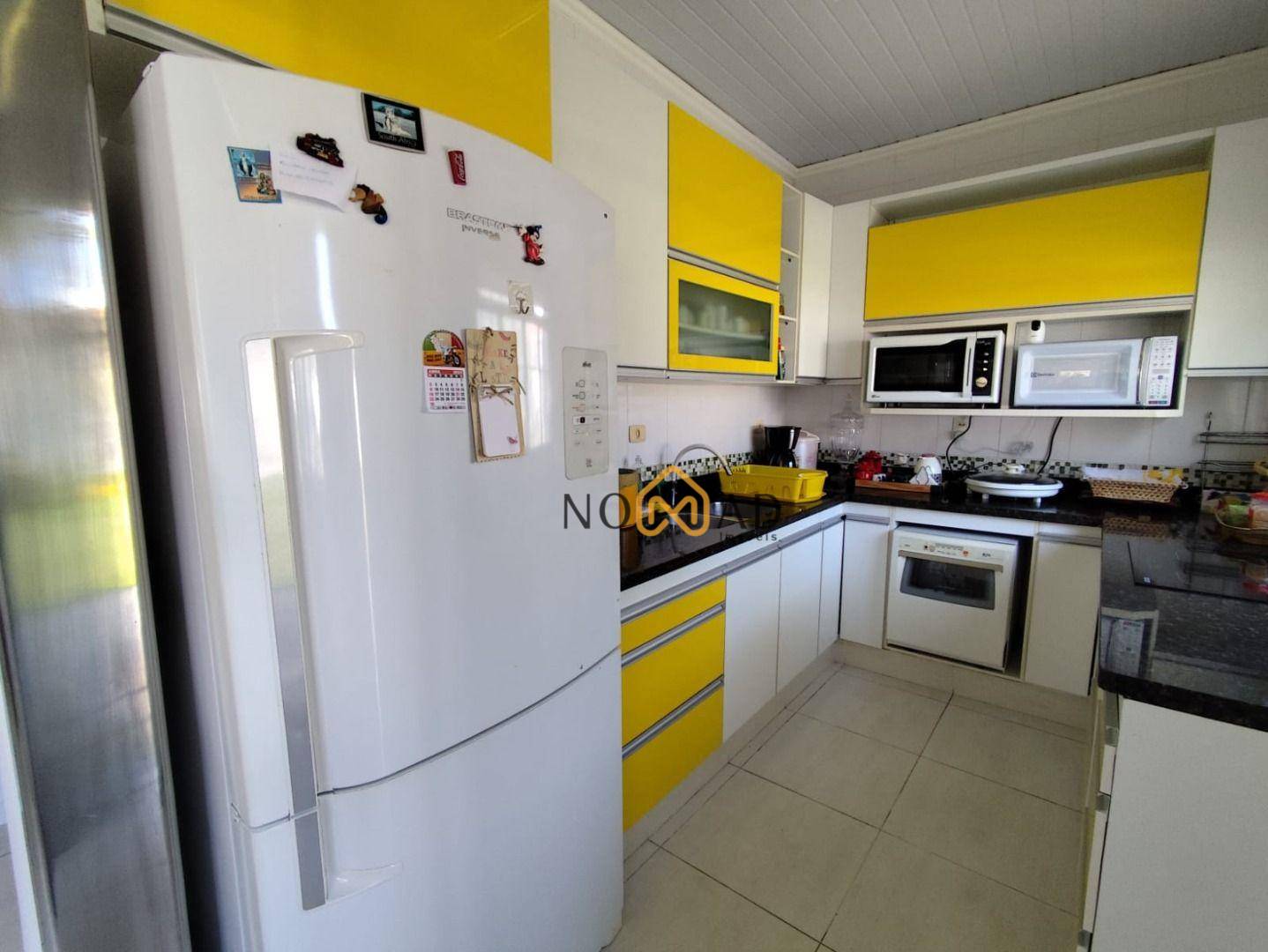 Casa de Condomínio à venda com 5 quartos, 240m² - Foto 42