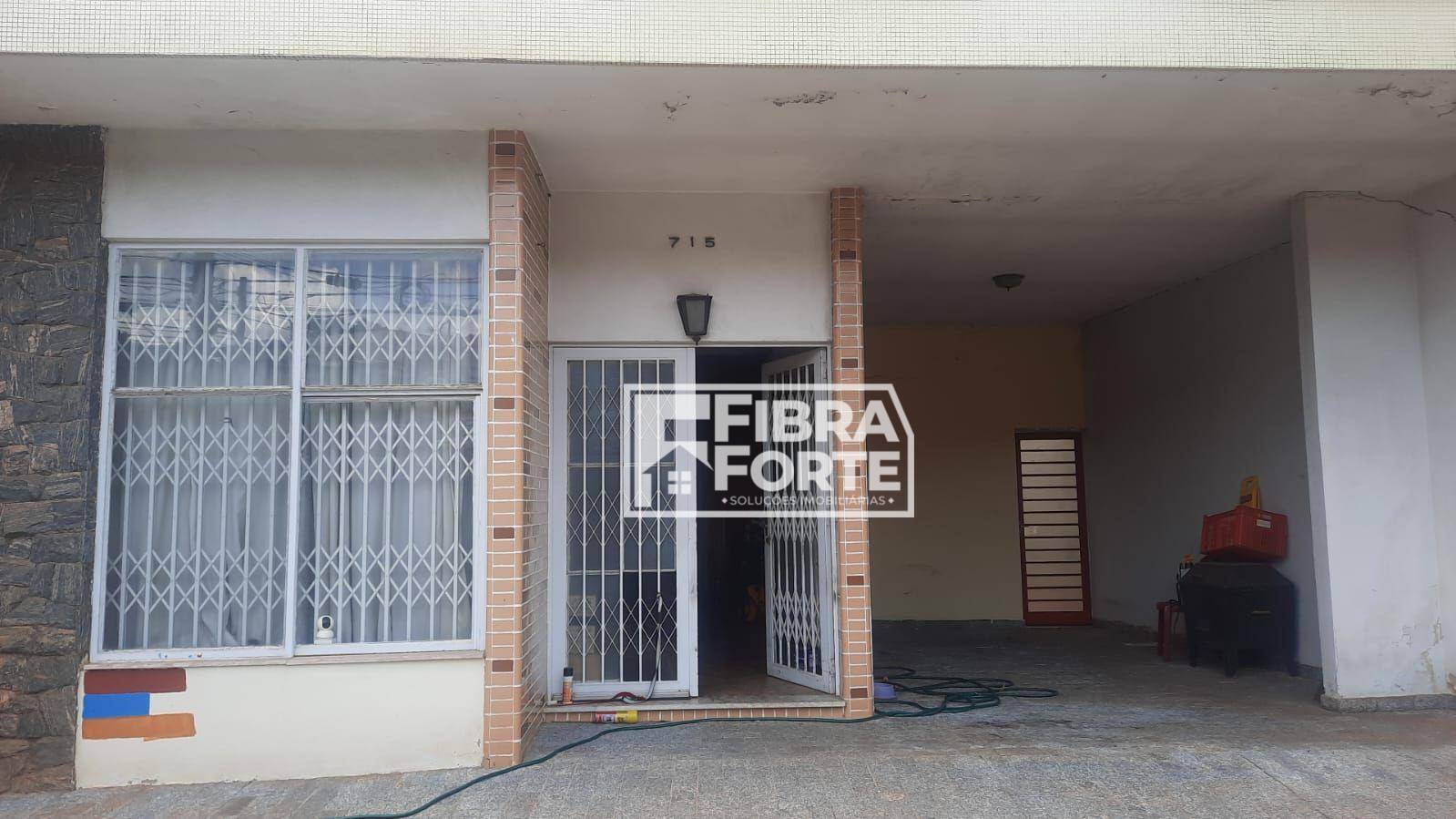 Casa à venda com 3 quartos, 213m² - Foto 4