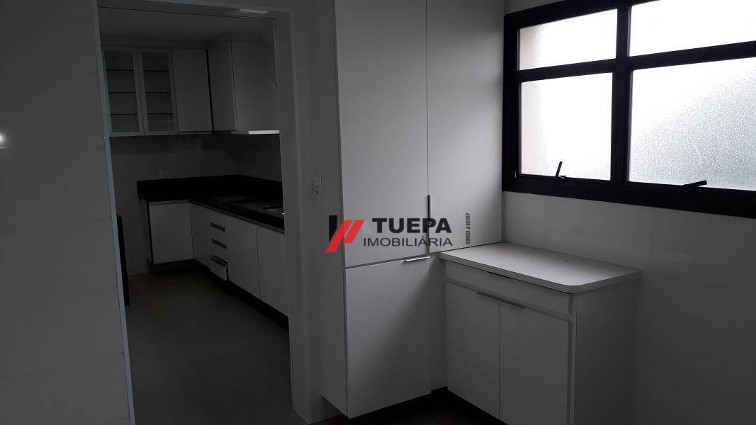 Apartamento à venda com 3 quartos, 187m² - Foto 11