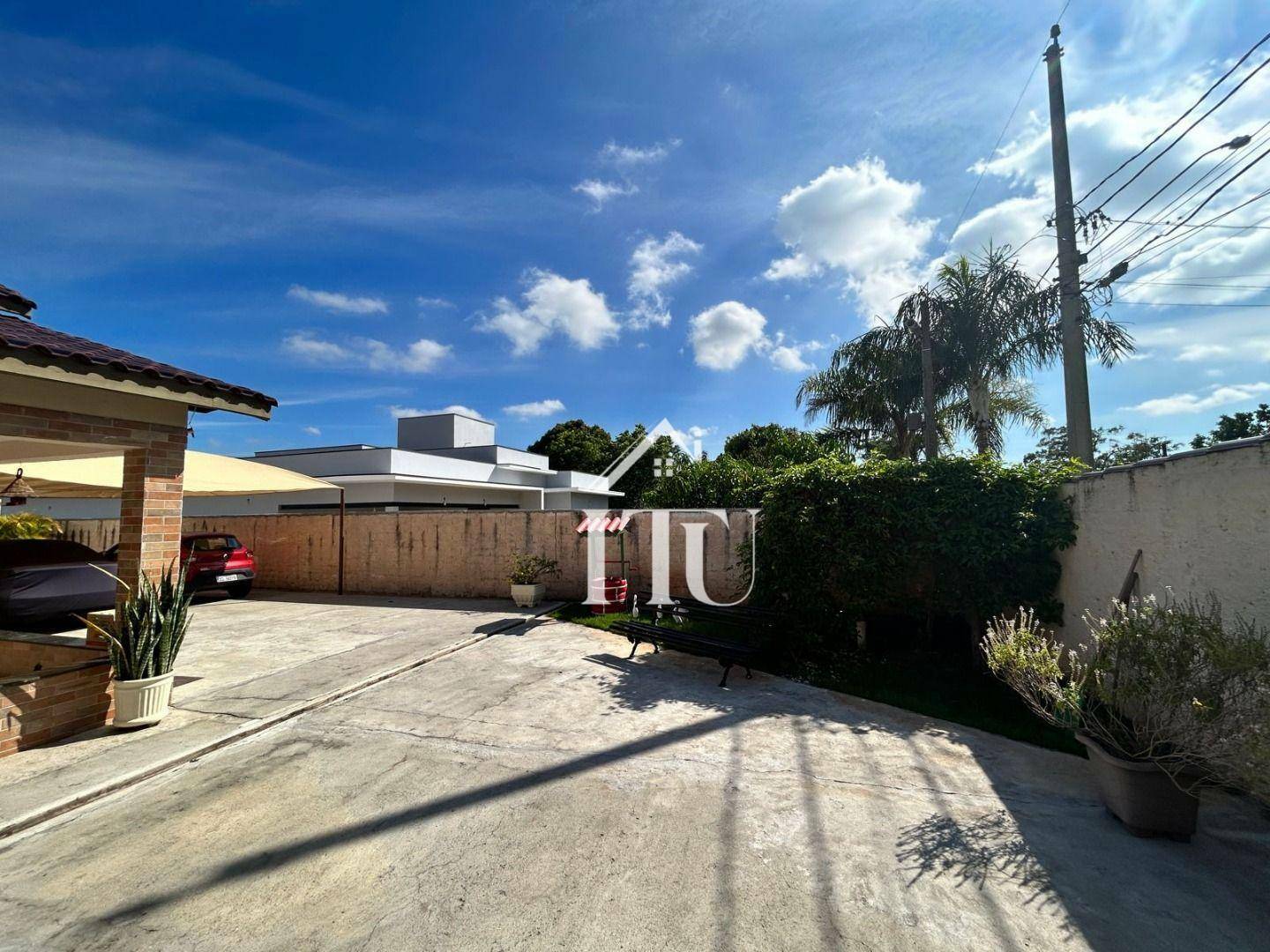 Chácara à venda e aluguel com 6 quartos, 288m² - Foto 2