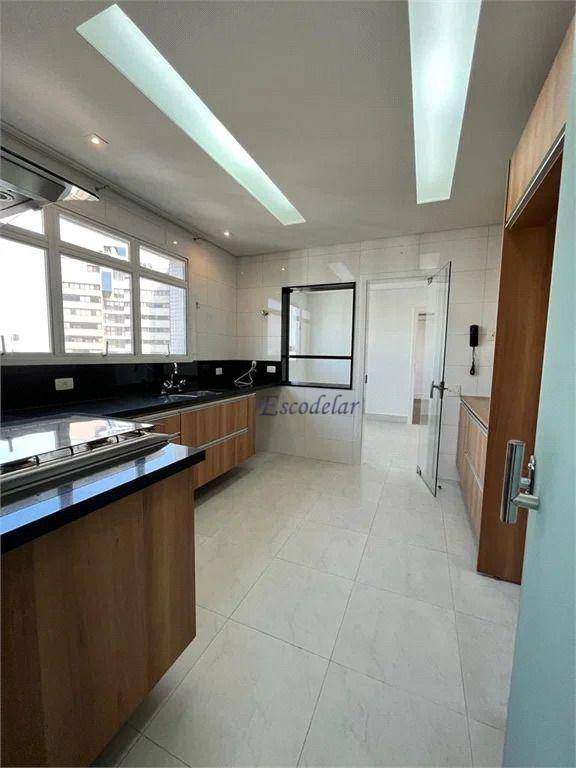 Apartamento à venda com 3 quartos, 200m² - Foto 18