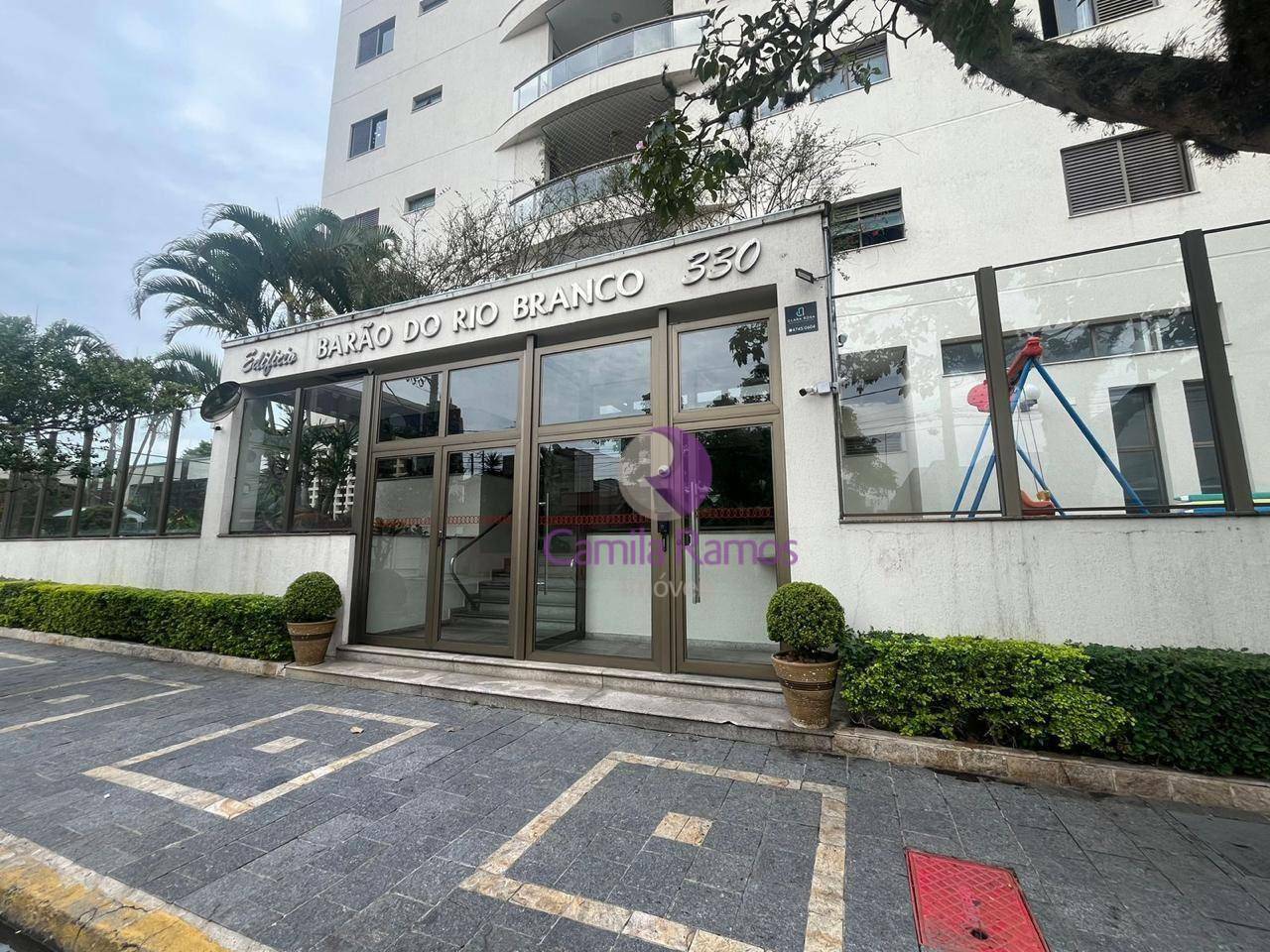 Apartamento à venda com 3 quartos, 135m² - Foto 1