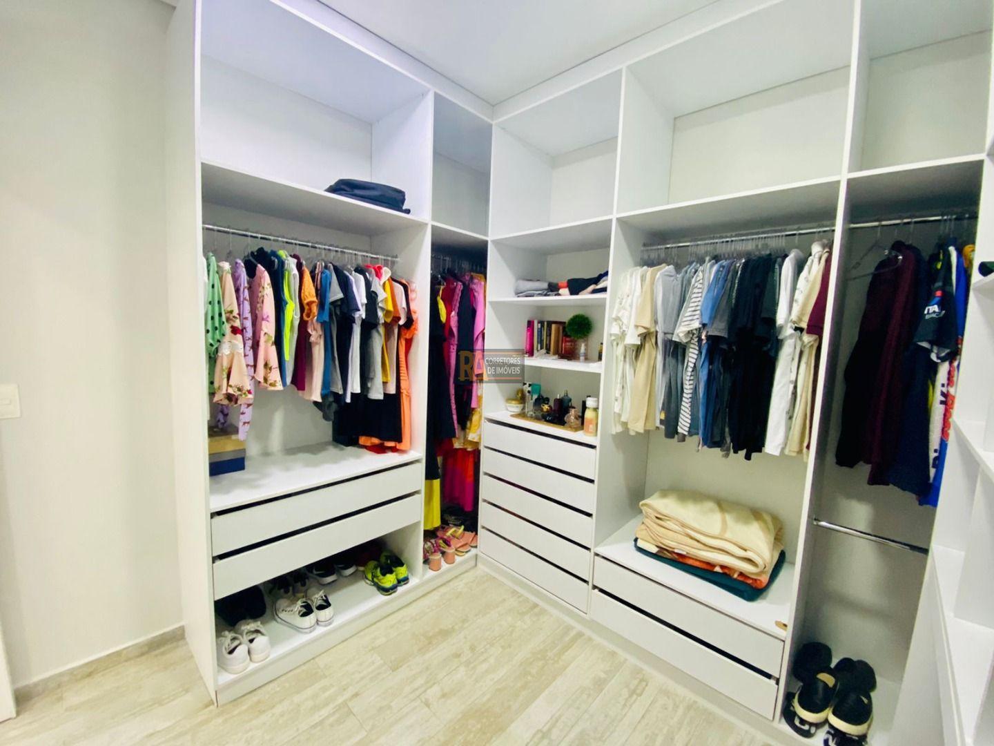 Casa à venda com 3 quartos, 300m² - Foto 32